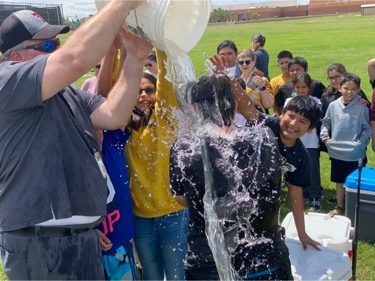 students pour ice water on Mrs Cade